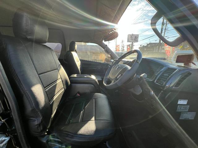 ハイエースコミューター スーパーロングＧＬ　１０人乗り３ナンバー登録／普通免許で運転可能／パワースライドドア／ＬＥＤヘッドランプ／ローダウン／Ｆスポイラー／パンデミック１６ＡＷ＆ＰＡＲＡＤＡ／シートカバー／黒木目インテリア／ナビ／ＥＴＣ／ＦＤＭ（14枚目）