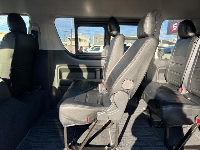 ハイエースコミューター スーパーロングＧＬ　１０人乗り３ナンバー登録／普通免許で運転可能／パワースライドドア／ＬＥＤヘッドランプ／ローダウン／Ｆスポイラー／パンデミック１６ＡＷ＆ＰＡＲＡＤＡ／シートカバー／黒木目インテリア／ナビ／ＥＴＣ／ＦＤＭ（31枚目）