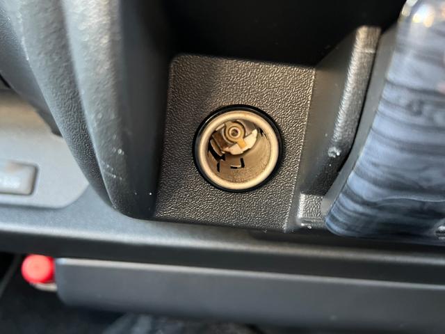 ハイエースコミューター スーパーロングＧＬ　１０人乗り３ナンバー登録／普通免許で運転可能／パワースライドドア／ＬＥＤヘッドランプ／ローダウン／Ｆスポイラー／パンデミック１６ＡＷ＆ＰＡＲＡＤＡ／シートカバー／黒木目インテリア／ナビ／ＥＴＣ／ＦＤＭ（36枚目）