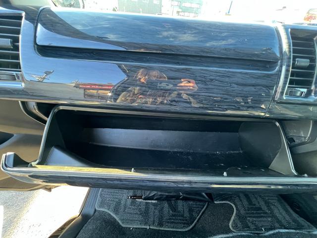 ハイエースコミューター スーパーロングＧＬ　１０人乗り３ナンバー登録／普通免許で運転可能／パワースライドドア／ＬＥＤヘッドランプ／ローダウン／Ｆスポイラー／パンデミック１６ＡＷ＆ＰＡＲＡＤＡ／シートカバー／黒木目インテリア／ナビ／ＥＴＣ／ＦＤＭ（57枚目）