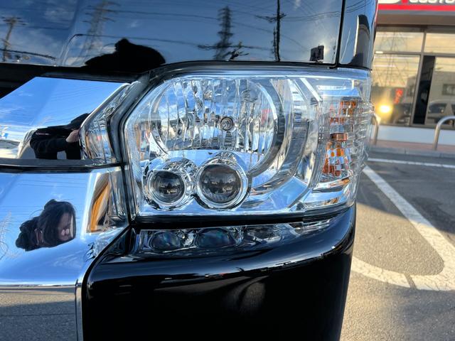ハイエースコミューター スーパーロングＧＬ　１０人乗り３ナンバー登録／普通免許で運転可能／パワースライドドア／ＬＥＤヘッドランプ／ローダウン／Ｆスポイラー／パンデミック１６ＡＷ＆ＰＡＲＡＤＡ／シートカバー／黒木目インテリア／ナビ／ＥＴＣ／ＦＤＭ（62枚目）