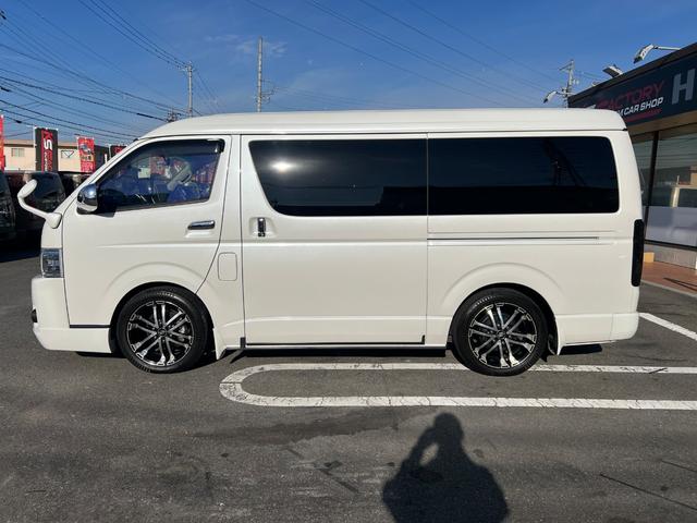 ハイエースワゴン ＧＬ　ファインテックツアラー４ＷＤ／両側電動スライドドア／４キャプテンシート１０人乗／寒冷地仕様／１１インチナビ／フリップダウンモニター／ＥＴＣ／防音＆防振キット／減衰力調整ショック／１８ＡＷ／ＬＥＤテール（8枚目）