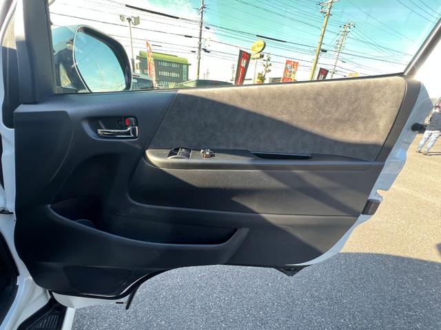 ハイエースワゴン ＧＬ　ファインテックツアラー４ＷＤ／両側電動スライドドア／４キャプテンシート１０人乗／寒冷地仕様／１１インチナビ／フリップダウンモニター／ＥＴＣ／防音＆防振キット／減衰力調整ショック／１８ＡＷ／ＬＥＤテール（16枚目）