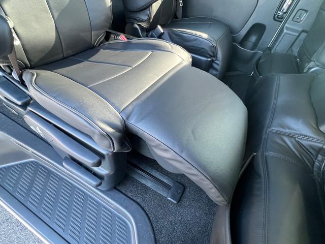 ハイエースワゴン ＧＬ　ファインテックツアラー４ＷＤ／両側電動スライドドア／４キャプテンシート１０人乗／寒冷地仕様／１１インチナビ／フリップダウンモニター／ＥＴＣ／防音＆防振キット／減衰力調整ショック／１８ＡＷ／ＬＥＤテール（30枚目）