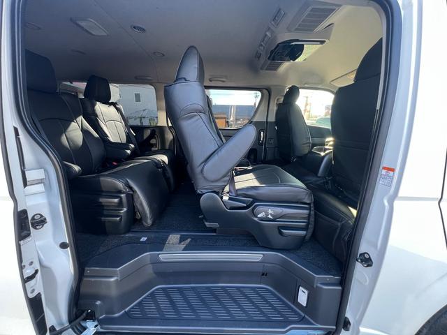 ハイエースワゴン ＧＬ　ファインテックツアラー４ＷＤ／両側電動スライドドア／４キャプテンシート１０人乗／寒冷地仕様／１１インチナビ／フリップダウンモニター／ＥＴＣ／防音＆防振キット／減衰力調整ショック／１８ＡＷ／ＬＥＤテール（31枚目）