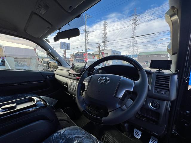 ハイエースバン スーパーＧＬ　ダークプライム　ディーゼルターボ／ブルーレイ再生可能９インチナビ／前後カメラドラレコ／バックカメラ／レーダー探知機／ビルトインＥＴＣ／ローダウン／Ｆスポイラー／１６ＡＷ＆パラダタイヤ／マフラーカッター／ＬＥＤヘッド（17枚目）