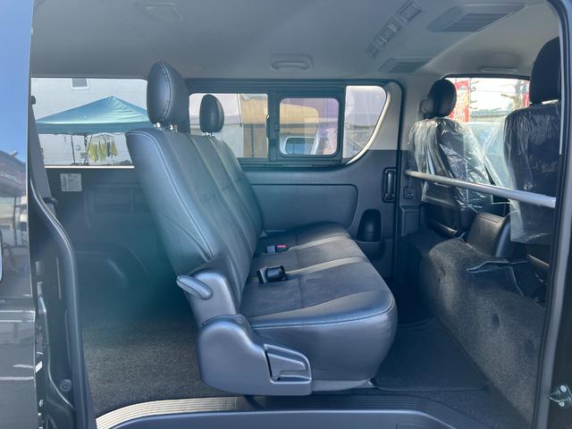 ハイエースバン スーパーＧＬ　ダークプライム　ディーゼルターボ／ブルーレイ再生可能９インチナビ／前後カメラドラレコ／バックカメラ／レーダー探知機／ビルトインＥＴＣ／ローダウン／Ｆスポイラー／１６ＡＷ＆パラダタイヤ／マフラーカッター／ＬＥＤヘッド（24枚目）
