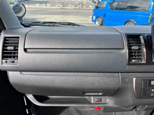 ハイエースバン スーパーＧＬ　ダークプライム　ディーゼルターボ／ブルーレイ再生可能９インチナビ／前後カメラドラレコ／バックカメラ／レーダー探知機／ビルトインＥＴＣ／ローダウン／Ｆスポイラー／１６ＡＷ＆パラダタイヤ／マフラーカッター／ＬＥＤヘッド（52枚目）