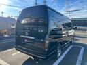 ハイエースコミューター スーパーロングＧＬ　１０人乗り３ナンバー登録／普通免許で運転可能／パワースライドドア／ＬＥＤヘッドランプ／ローダウン／Ｆスポイラー／パンデミック１６ＡＷ＆ＰＡＲＡＤＡ／シートカバー／黒木目インテリア／ナビ／ＥＴＣ／ＦＤＭ（5枚目）