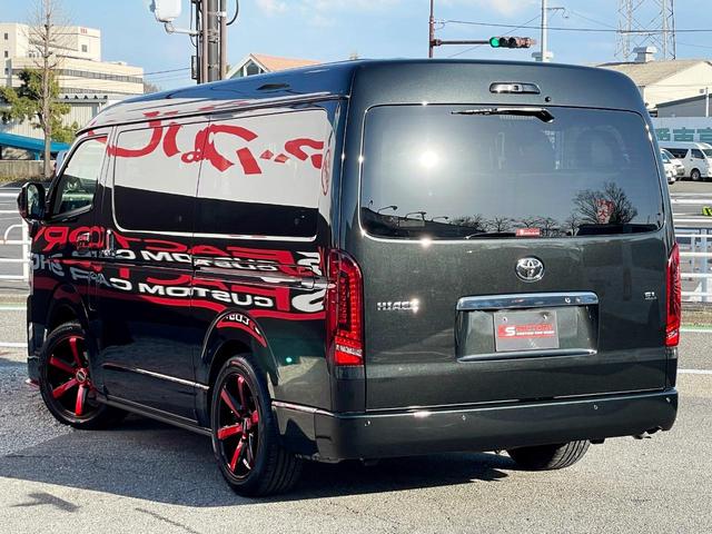 ハイエースワゴン ＧＬ　未登録新車／４ＷＤ／Ｖｅｒ２内装架装サルーン２／フルフラット／対座対面シート／フローリング加工／ＢＩＧ－Ｘ１１インチ／アルパイン後席モニター／前後ドラレコ／ヘッドライトオリジナル塗装／１８インチＡＷ／（34枚目）