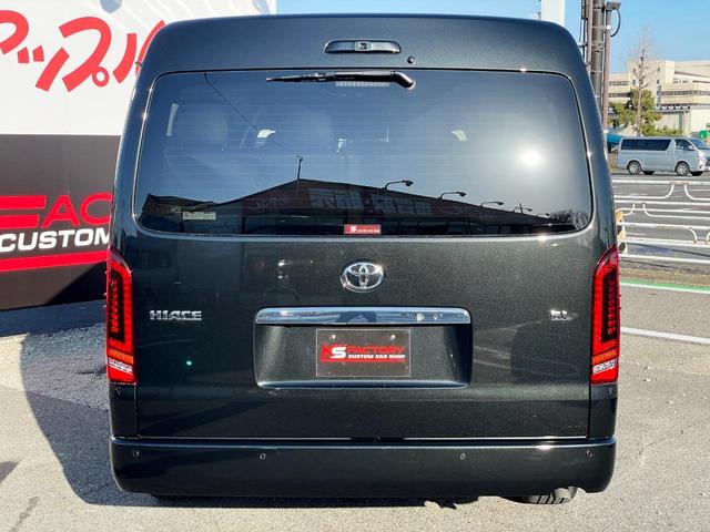 ハイエースワゴン ＧＬ　未登録新車／４ＷＤ／Ｖｅｒ２内装架装サルーン２／フルフラット／対座対面シート／フローリング加工／ＢＩＧ－Ｘ１１インチ／アルパイン後席モニター／前後ドラレコ／ヘッドライトオリジナル塗装／１８インチＡＷ／（41枚目）