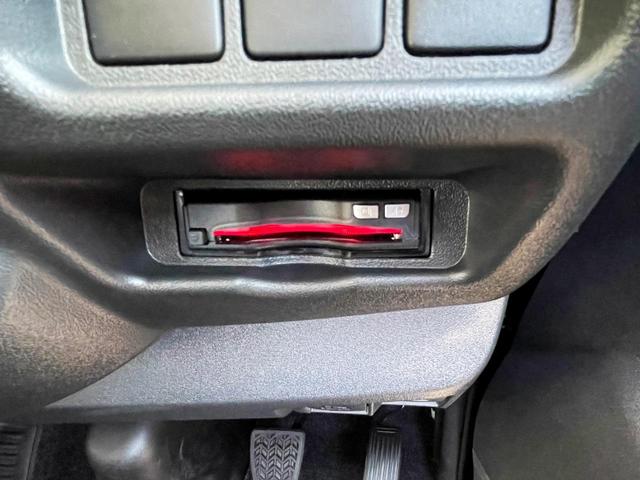 ハイエースワゴン ＧＬ　未登録新車／４ＷＤ／Ｖｅｒ２内装架装サルーン２／フルフラット／対座対面シート／フローリング加工／ＢＩＧ－Ｘ１１インチ／アルパイン後席モニター／前後ドラレコ／ヘッドライトオリジナル塗装／１８インチＡＷ／（55枚目）