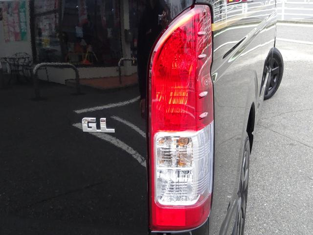 ハイエースコミューター スーパーロングＧＬ　３ナンバー１０人乗り構造変更／普通免許／特設カラー２０２ソリッドブラック／インナーブラックＬＥＤヘッドライト／ＴＳＳ衝突軽減装置／バックカメラ／ＥＴＣ／パワースライドドア／スマートキープッシュスタート（46枚目）