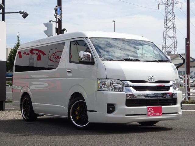 ハイエースワゴン ＧＬ　新車未登録／ＰＶＭ／アルパインＢＩＧ－Ｘ／１２インチ後席モニター／プラクラ／フルセグ／デジタルミラー／全周囲カメラ／ＴＳＳ／シートカバー／ＬＥＤヘッド＆フォグ／１８インチホイール／ローダウン／カスタム（10枚目）