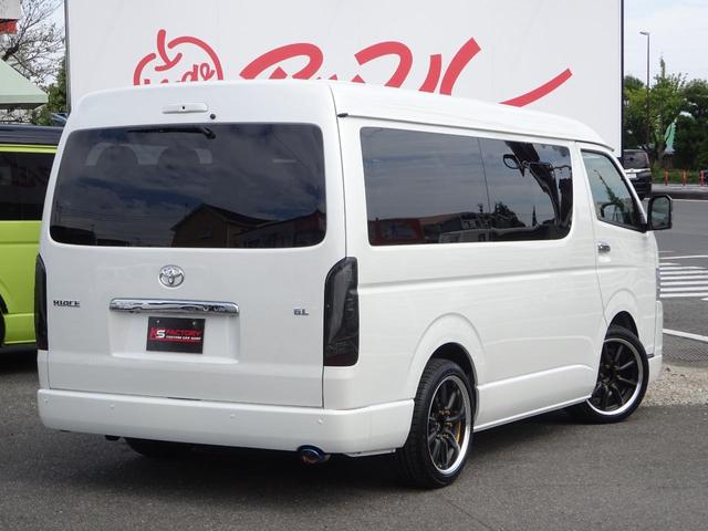ハイエースワゴン ＧＬ　新車未登録／ＰＶＭ／アルパインＢＩＧ－Ｘ／１２インチ後席モニター／プラクラ／フルセグ／デジタルミラー／全周囲カメラ／ＴＳＳ／シートカバー／ＬＥＤヘッド＆フォグ／１８インチホイール／ローダウン／カスタム（17枚目）