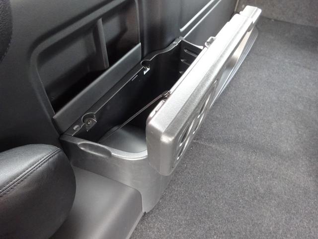 ハイエースワゴン ＧＬ　新車未登録／ＰＶＭ／アルパインＢＩＧ－Ｘ／１２インチ後席モニター／プラクラ／フルセグ／デジタルミラー／全周囲カメラ／ＴＳＳ／シートカバー／ＬＥＤヘッド＆フォグ／１８インチホイール／ローダウン／カスタム（56枚目）