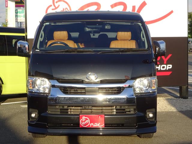 ハイエースワゴン ＧＬ　ユーザー買取車／内装架装／ベッドキット／キャンピングカー仕様／フルセグナビ／後席モニター／フリップダウンモニター／フローリング仕様／パノラミックビュ／全方位カメラ／フルフラット／ユーアイビークル足回り（9枚目）