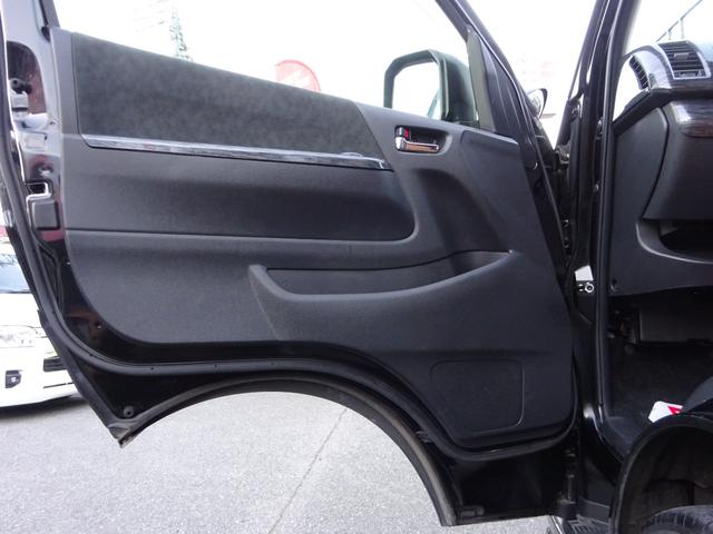 ハイエースワゴン ＧＬ　ユーザー買取車／内装架装／ベッドキット／キャンピングカー仕様／フルセグナビ／後席モニター／フリップダウンモニター／フローリング仕様／パノラミックビュ／全方位カメラ／フルフラット／ユーアイビークル足回り（61枚目）
