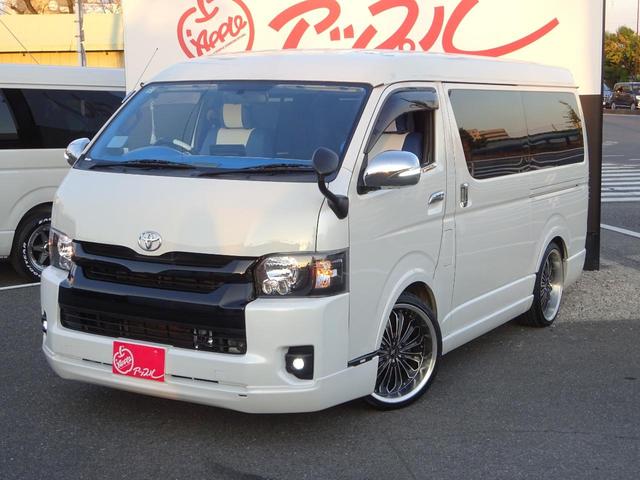 ハイエースワゴン GL ワゴン2.7GL ミドルルーフ/フェイスチェンジ/フルフラットシート/床張り加工済み/ラウンジスタイル内装フルベッド展開可能/LEDヘッドライト/インナーブラック/20インチAW/フローティングナビ(10枚目)