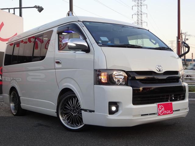 ハイエースワゴン GL ワゴン2.7GL ミドルルーフ/フェイスチェンジ/フルフラットシート/床張り加工済み/ラウンジスタイル内装フルベッド展開可能/LEDヘッドライト/インナーブラック/20インチAW/フローティングナビ(22枚目)