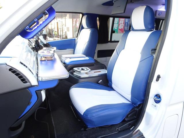 ハイエースワゴン GL ワゴン2.7GL ミドルルーフ/フェイスチェンジ/フルフラットシート/床張り加工済み/ラウンジスタイル内装フルベッド展開可能/LEDヘッドライト/インナーブラック/20インチAW/フローティングナビ(25枚目)
