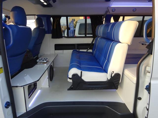 ハイエースワゴン GL ワゴン2.7GL ミドルルーフ/フェイスチェンジ/フルフラットシート/床張り加工済み/ラウンジスタイル内装フルベッド展開可能/LEDヘッドライト/インナーブラック/20インチAW/フローティングナビ(29枚目)