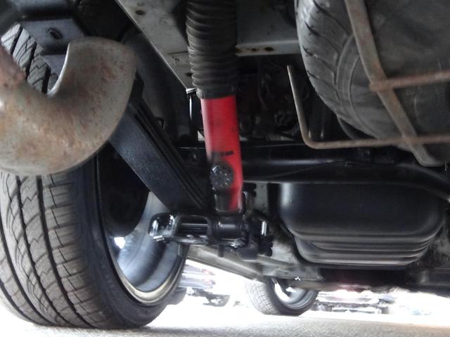 ハイエースワゴン GL ワゴン2.7GL ミドルルーフ/フェイスチェンジ/フルフラットシート/床張り加工済み/ラウンジスタイル内装フルベッド展開可能/LEDヘッドライト/インナーブラック/20インチAW/フローティングナビ(44枚目)