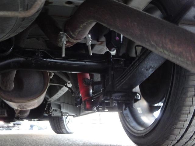 ハイエースワゴン GL ワゴン2.7GL ミドルルーフ/フェイスチェンジ/フルフラットシート/床張り加工済み/ラウンジスタイル内装フルベッド展開可能/LEDヘッドライト/インナーブラック/20インチAW/フローティングナビ(46枚目)