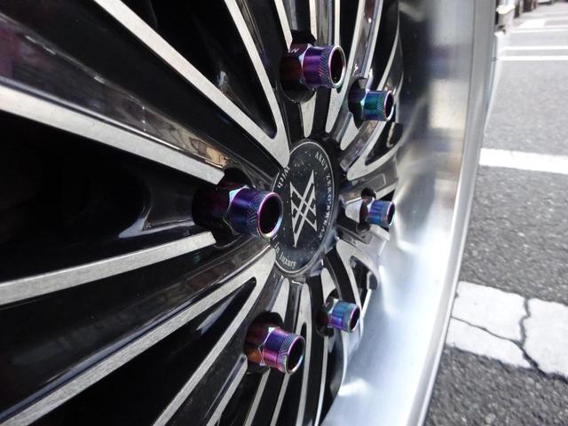 ハイエースワゴン GL ワゴン2.7GL ミドルルーフ/フェイスチェンジ/フルフラットシート/床張り加工済み/ラウンジスタイル内装フルベッド展開可能/LEDヘッドライト/インナーブラック/20インチAW/フローティングナビ(52枚目)