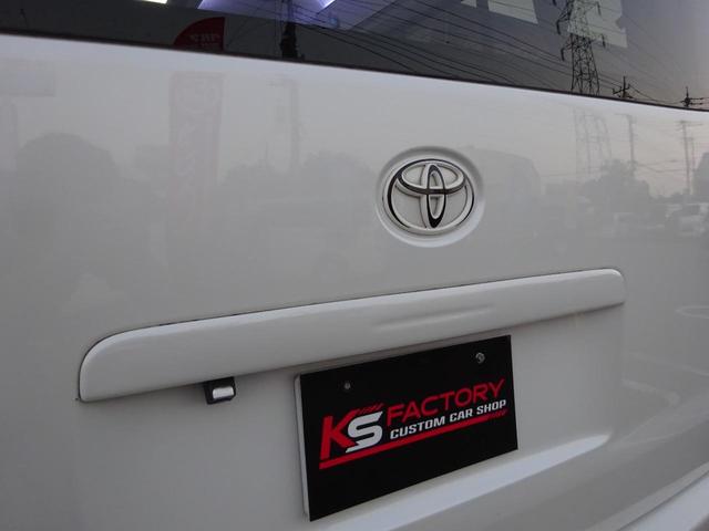 ハイエースワゴン GL ワゴン2.7GL ミドルルーフ/フェイスチェンジ/フルフラットシート/床張り加工済み/ラウンジスタイル内装フルベッド展開可能/LEDヘッドライト/インナーブラック/20インチAW/フローティングナビ(53枚目)