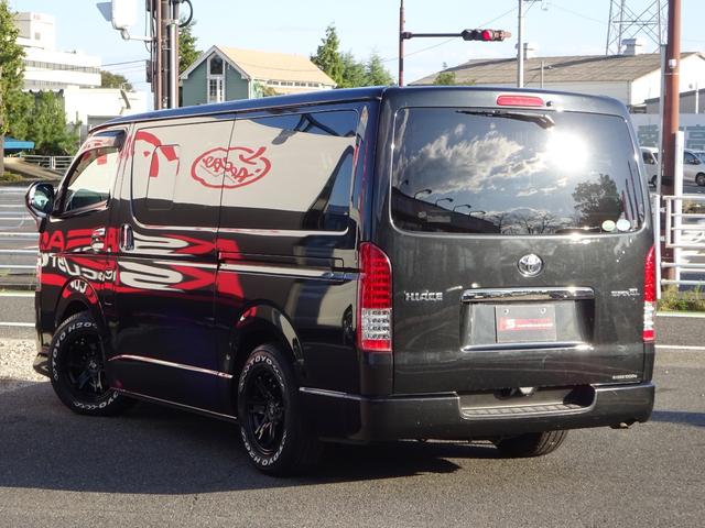 ハイエースバン スーパーGL ダークプライムII Essexフロントデュフィーザー/フルフラット/ルームキャリア/フルセグナビ/バックカメラ/ETC/LEDヘッドライト/ETC/スマートキー/プッシュスタート/社外AW16インチ/トーヨータイヤ(16枚目)