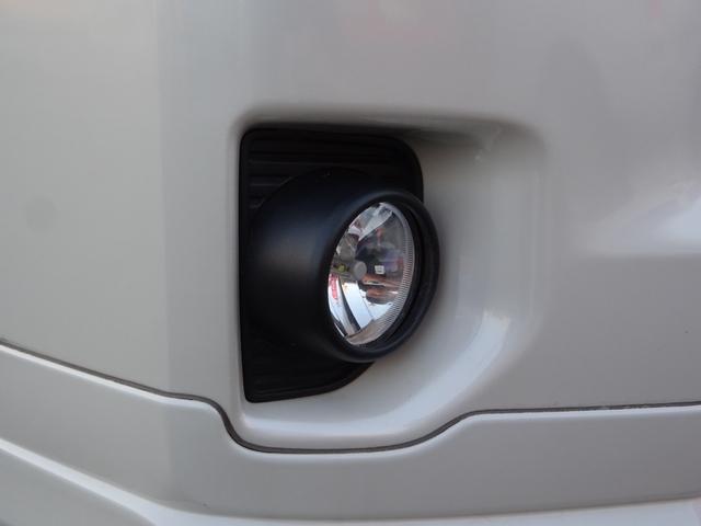 ハイエースワゴン GL ユーザー買取車/ワンオーナー車/Flex使用フルフラットシート/3列目ベンチシート/フローリング施工/フロントリップ/ローダウン/社外17インチAWナスカーホワイトレター/ナビ/フリップダウンモニター(20枚目)