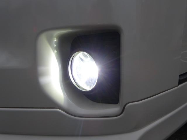 ハイエースワゴン GL ユーザー買取車/ワンオーナー車/Flex使用フルフラットシート/3列目ベンチシート/フローリング施工/フロントリップ/ローダウン/社外17インチAWナスカーホワイトレター/ナビ/フリップダウンモニター(24枚目)