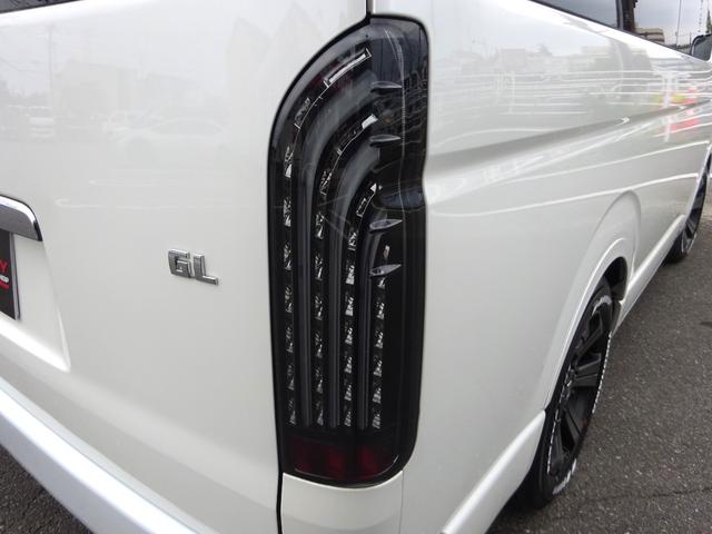 ハイエースワゴン GL ユーザー買取車/ワンオーナー車/Flex使用フルフラットシート/3列目ベンチシート/フローリング施工/フロントリップ/ローダウン/社外17インチAWナスカーホワイトレター/ナビ/フリップダウンモニター(27枚目)