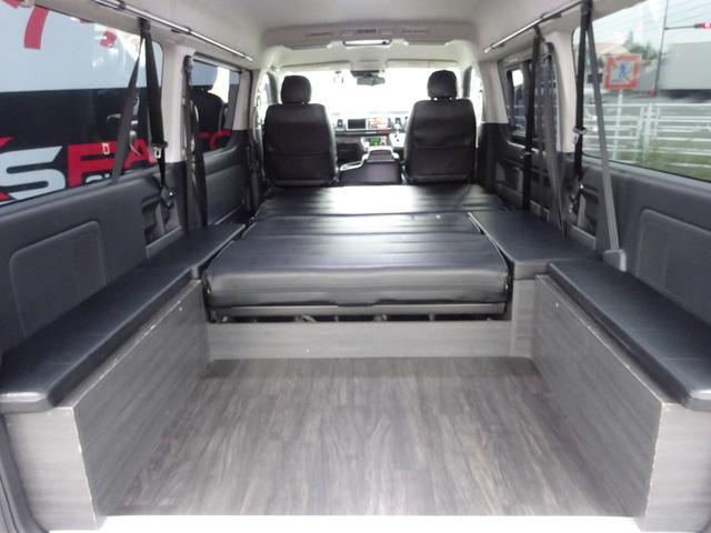 ハイエースワゴン GL ユーザー買取車/ワンオーナー車/Flex使用フルフラットシート/3列目ベンチシート/フローリング施工/フロントリップ/ローダウン/社外17インチAWナスカーホワイトレター/ナビ/フリップダウンモニター(46枚目)