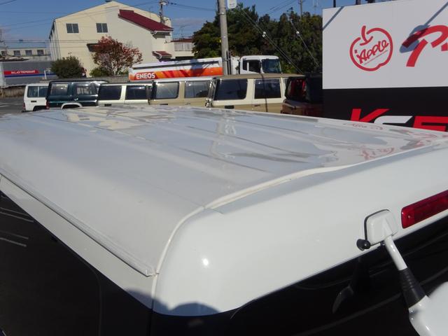 タウンエースバン ＧＬ　Ｌｕａｎａオリジナル架装／５人乗り４ナンバー車／キャンピングカー仕様／ベッドキット／テーブル／コーデュロイシートカバー／フルフラット／ウッドパネル／内装架装／ツートンカラー／フォグランプ／フルセグナビ（18枚目）