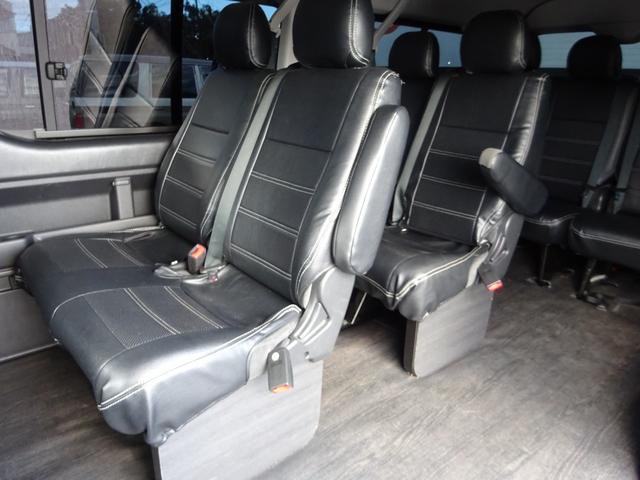 ハイエースワゴン ＧＬ　Ｒｅｎｏｃａコーストライン／角目４灯／パワースライドドア／アルパインＢＩＧ－Ｘ１１インチフルセグナビ／後席モニター／マッドブラック全塗装／４ＷＤ車／３ナンバー１０人乗り乗用／車検整備付／１７インチＡＷ（10枚目）