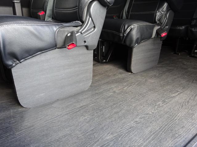 ハイエースワゴン ＧＬ　Ｒｅｎｏｃａコーストライン／角目４灯／パワースライドドア／アルパインＢＩＧ－Ｘ１１インチフルセグナビ／後席モニター／マッドブラック全塗装／４ＷＤ車／３ナンバー１０人乗り乗用／車検整備付／１７インチＡＷ（13枚目）