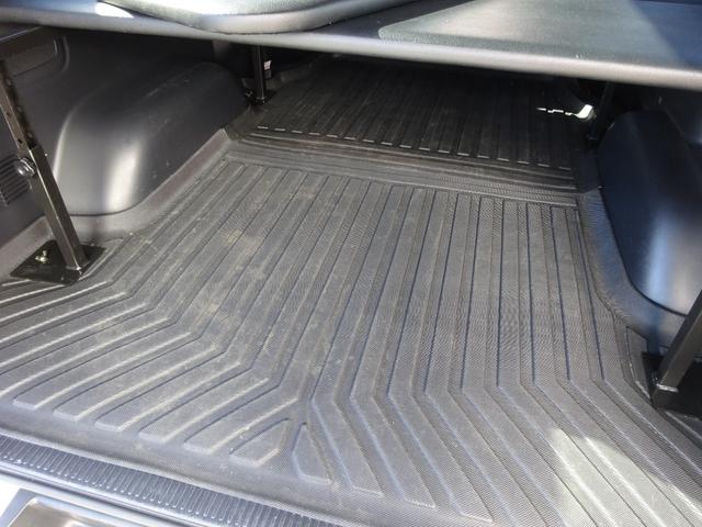 ハイエースバン スーパーGL ダークプライムII ワンオーナー車/4WD車/後席モニター/フローティングナビ/バックカメラ/ETC/ベッドキット4分割式/両側パワースライドドア/クルーズコントロール/クインテリジェントリアランスソナー/100V電源/(18枚目)