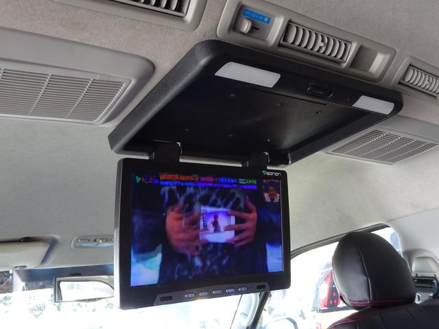 ハイエースワゴン ＧＬ　内装架装／ベッドキット／床フローリング加工／７型フェイス／ＳＤフルセグナビ／後席モニター／ＥＴＣ／パワースライドドア／コンビハンドル／シートカバー／１９インチＡＷ／フルエアロ／インナーブラックライト／（4枚目）