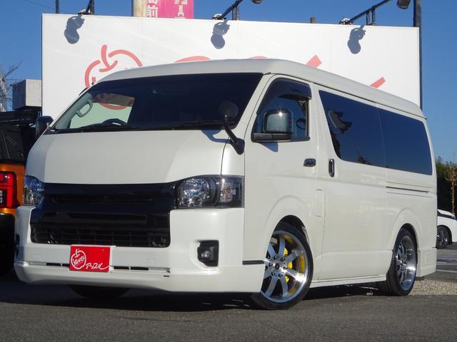 ハイエースワゴン ＧＬ　内装架装／ベッドキット／床フローリング加工／７型フェイス／ＳＤフルセグナビ／後席モニター／ＥＴＣ／パワースライドドア／コンビハンドル／シートカバー／１９インチＡＷ／フルエアロ／インナーブラックライト／（5枚目）