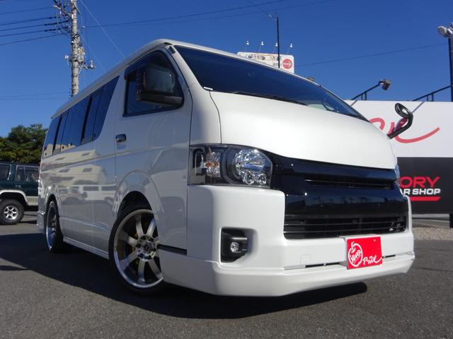 ハイエースワゴン ＧＬ　内装架装／ベッドキット／床フローリング加工／７型フェイス／ＳＤフルセグナビ／後席モニター／ＥＴＣ／パワースライドドア／コンビハンドル／シートカバー／１９インチＡＷ／フルエアロ／インナーブラックライト／（12枚目）
