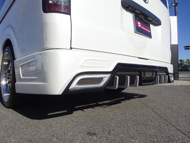 ハイエースワゴン ＧＬ　内装架装／ベッドキット／床フローリング加工／７型フェイス／ＳＤフルセグナビ／後席モニター／ＥＴＣ／パワースライドドア／コンビハンドル／シートカバー／１９インチＡＷ／フルエアロ／インナーブラックライト／（30枚目）