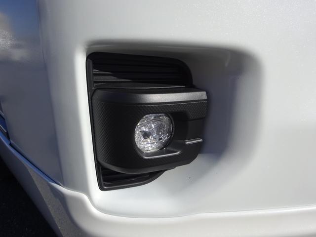 ハイエースワゴン ＧＬ　内装架装／ベッドキット／床フローリング加工／７型フェイス／ＳＤフルセグナビ／後席モニター／ＥＴＣ／パワースライドドア／コンビハンドル／シートカバー／１９インチＡＷ／フルエアロ／インナーブラックライト／（33枚目）