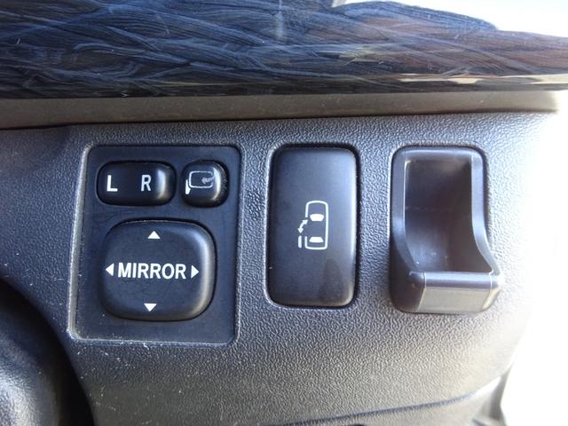 ハイエースワゴン ＧＬ　内装架装／ベッドキット／床フローリング加工／７型フェイス／ＳＤフルセグナビ／後席モニター／ＥＴＣ／パワースライドドア／コンビハンドル／シートカバー／１９インチＡＷ／フルエアロ／インナーブラックライト／（50枚目）