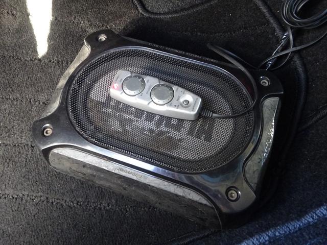 ハイエースワゴン ＧＬ　内装架装／ベッドキット／床フローリング加工／７型フェイス／ＳＤフルセグナビ／後席モニター／ＥＴＣ／パワースライドドア／コンビハンドル／シートカバー／１９インチＡＷ／フルエアロ／インナーブラックライト／（58枚目）