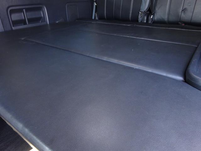 ハイエースワゴン ＧＬ　内装架装／ベッドキット／床フローリング加工／７型フェイス／ＳＤフルセグナビ／後席モニター／ＥＴＣ／パワースライドドア／コンビハンドル／シートカバー／１９インチＡＷ／フルエアロ／インナーブラックライト／（66枚目）