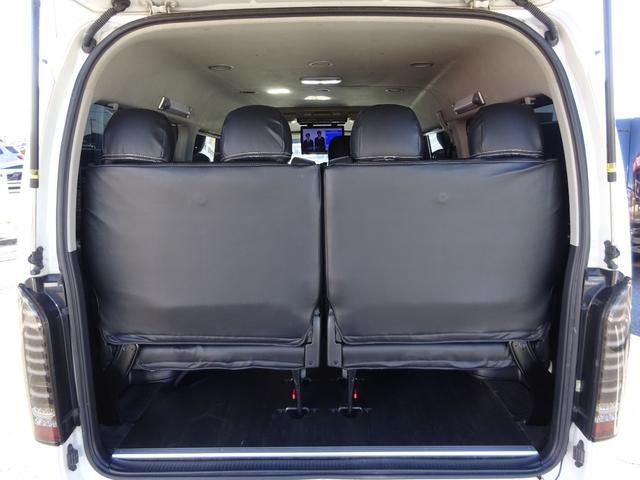 ハイエースワゴン ＧＬ　内装架装／ベッドキット／床フローリング加工／７型フェイス／ＳＤフルセグナビ／後席モニター／ＥＴＣ／パワースライドドア／コンビハンドル／シートカバー／１９インチＡＷ／フルエアロ／インナーブラックライト／（67枚目）