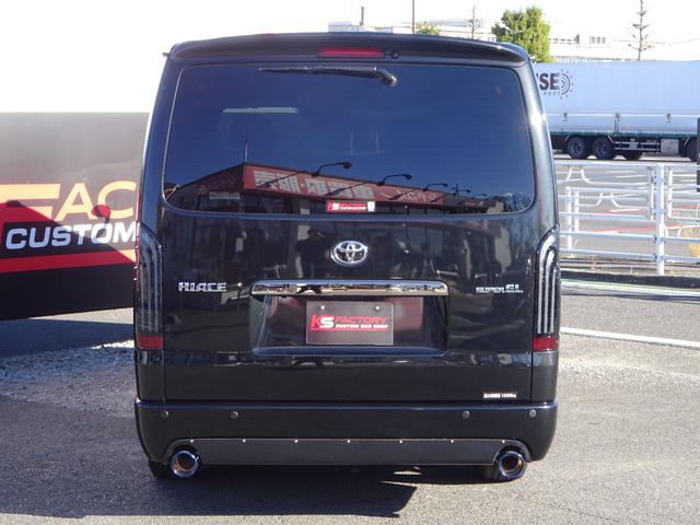 ハイエースバン スーパーGL ダークプライム ワンオーナー車/415コブラフルエアロ/バッドフェイスボンネット/415コブラバッドテール/415コブラバッドラッカー17インチナスカー/スライドレール付後部座席/ベッドキット/両側パワースライドドア(16枚目)