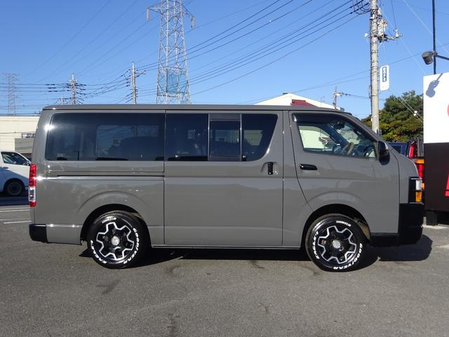 ハイエースバン ロングスーパーGL Renocaコーストライン/角目4灯/新品タイヤ/ベッドキット/ブラウン内装/16インチAW/ナスカータイヤ/フルセグナビ/バックカメラ/コンビハンドル/シートカバーブラウン/タイミングベルト交換済み(11枚目)